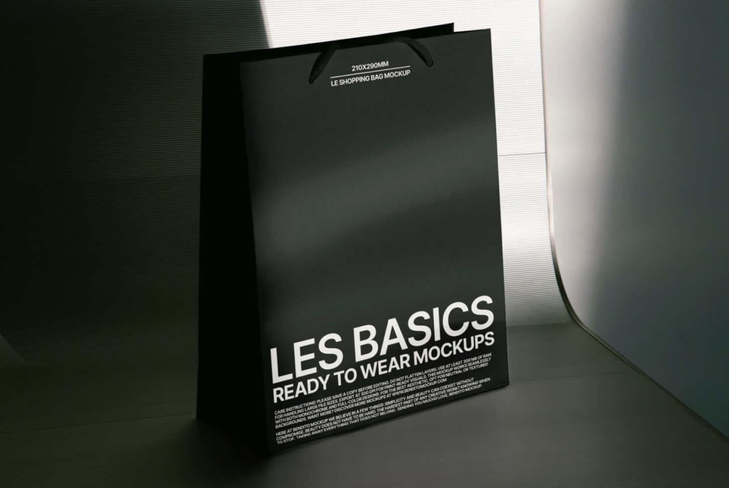 Le Shopping Bag LB25W0201 Mockup preview 2