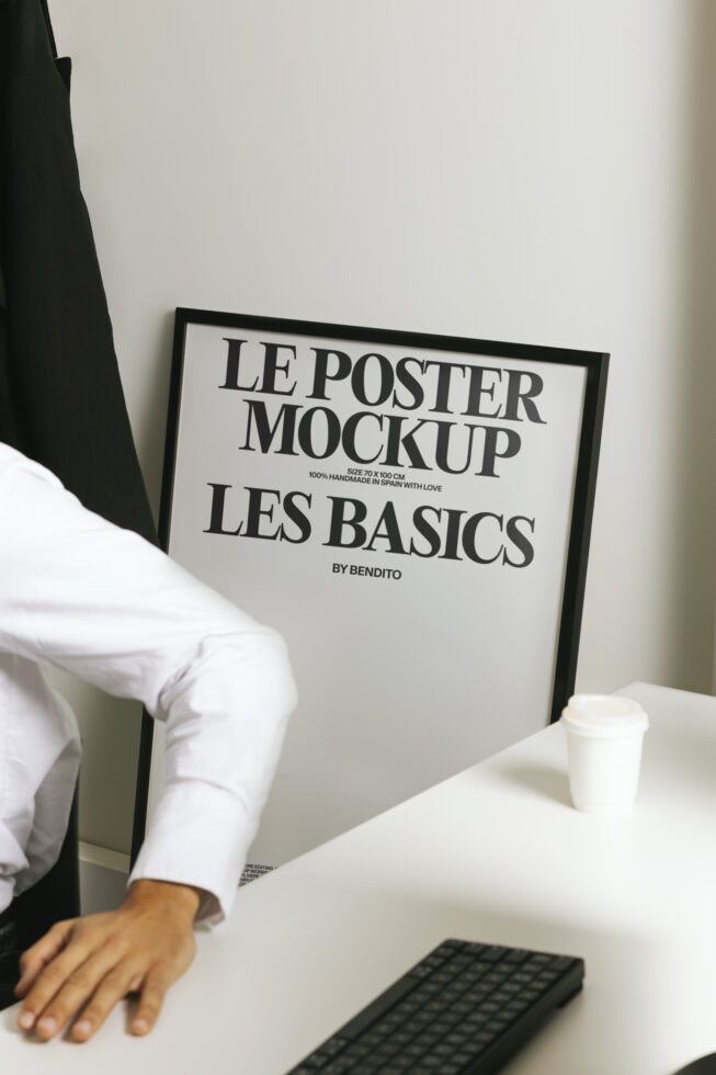 Le Poster LB26W05 Mockup