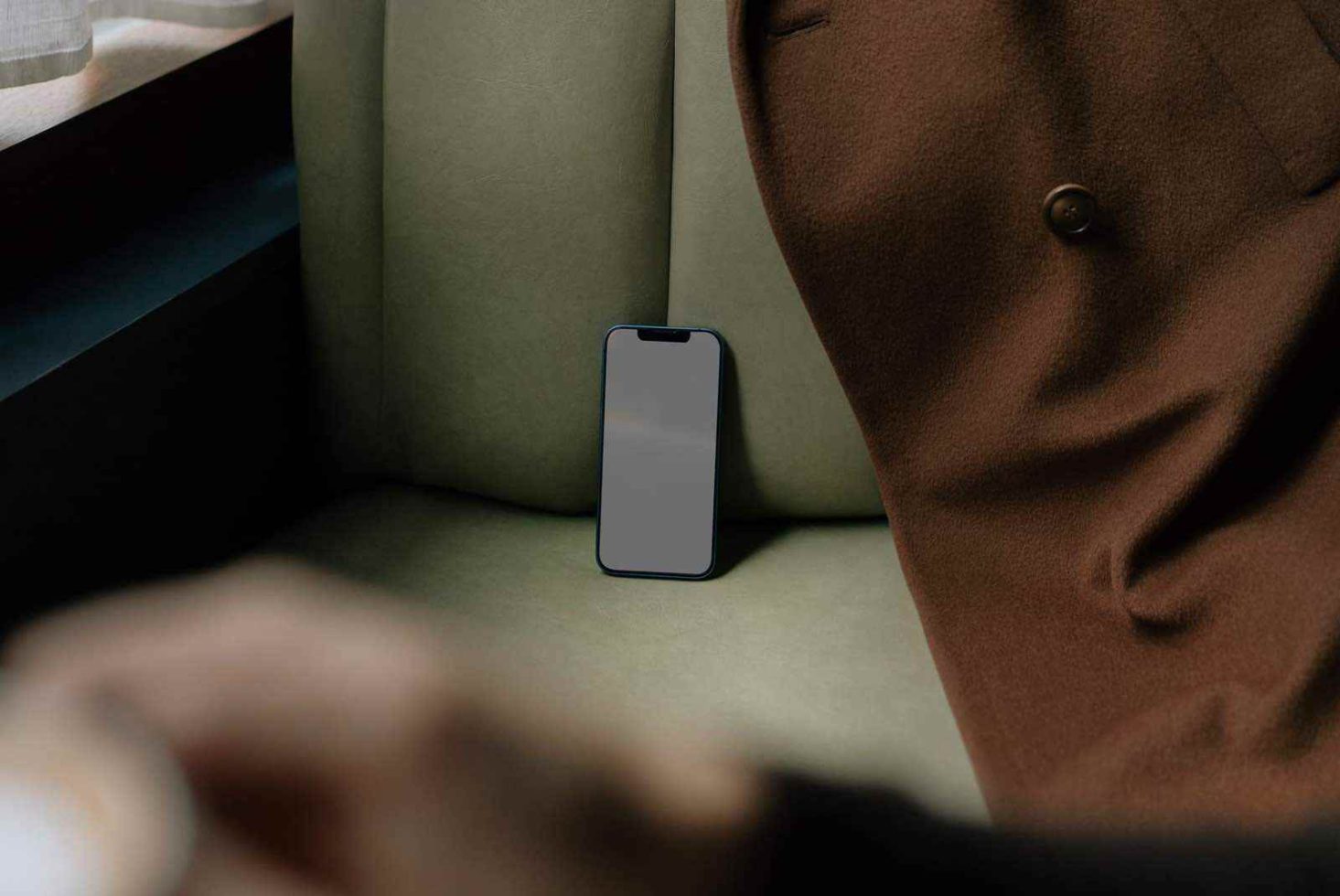 iPhone MS01 Mockup preview 2
