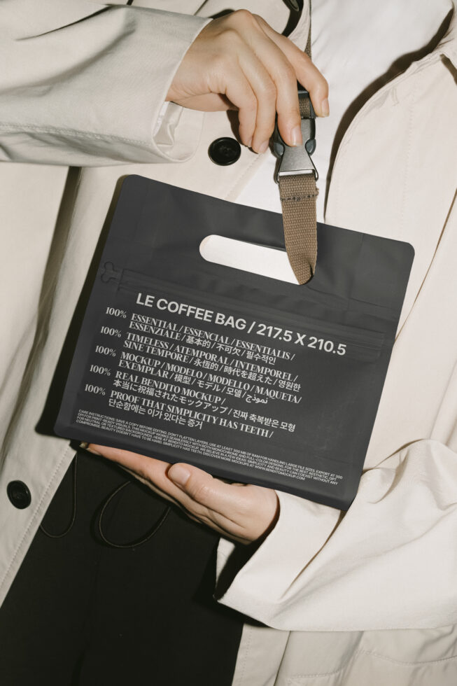 Le Coffee Bag LB25W1002 Mockup preview 4