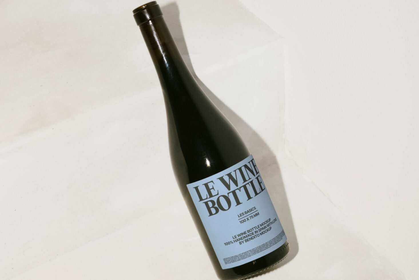 Le Wine Bottle LB25W1601 Mockup preview 2