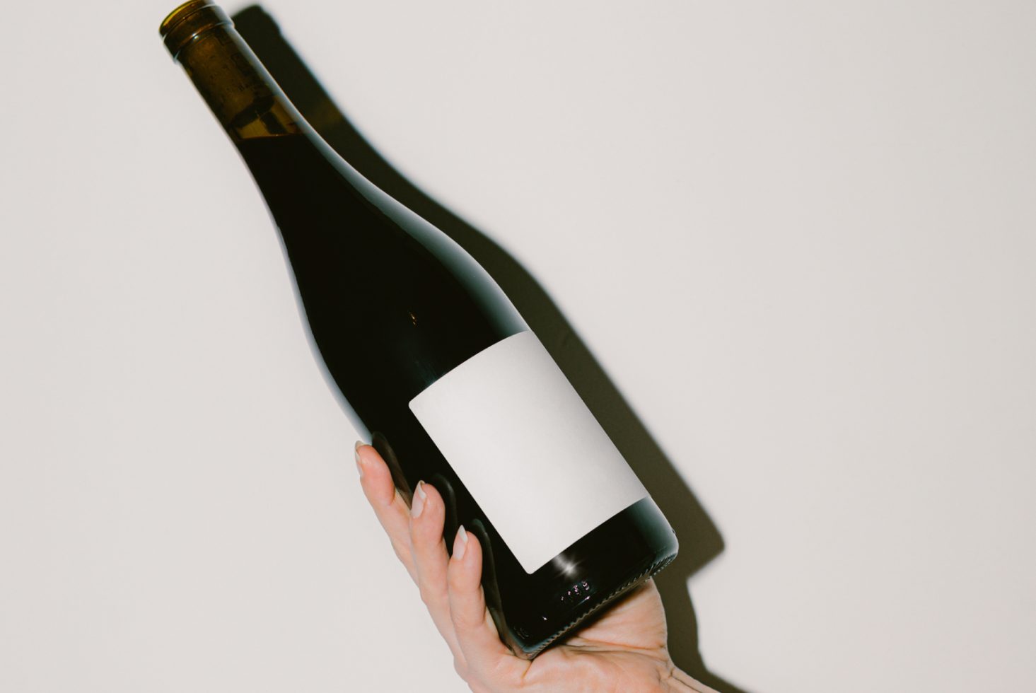 Wine Bottle WWW08 Mockup preview 2
