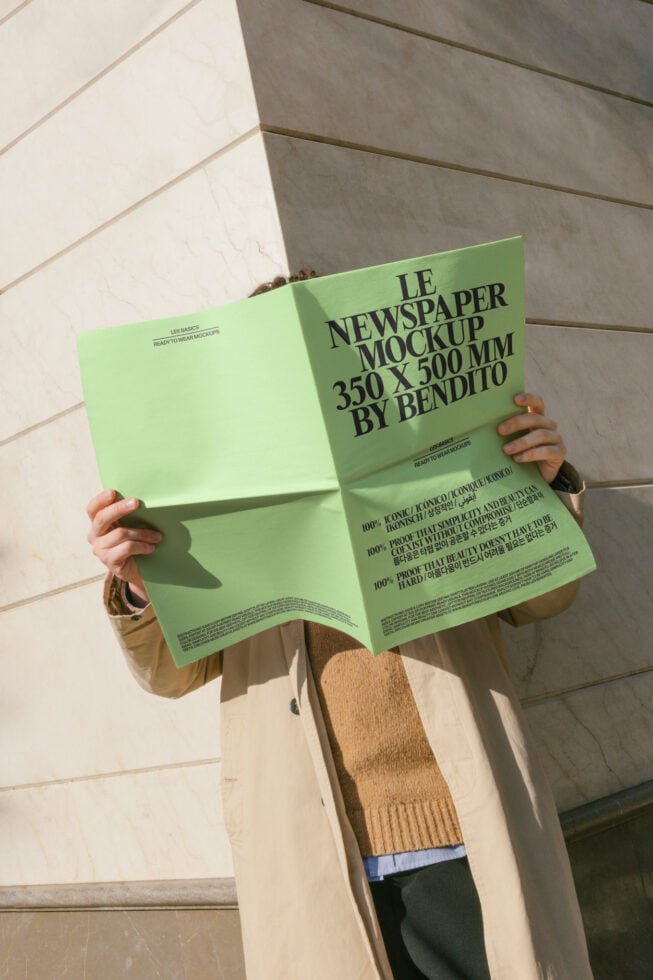 Le Newspaper LB26W13 Mockup preview 4