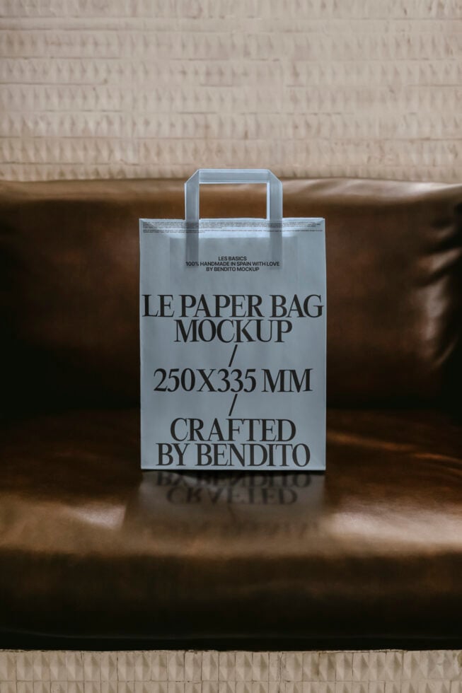 Le Paper Bag LB25W17 Mockup preview 4