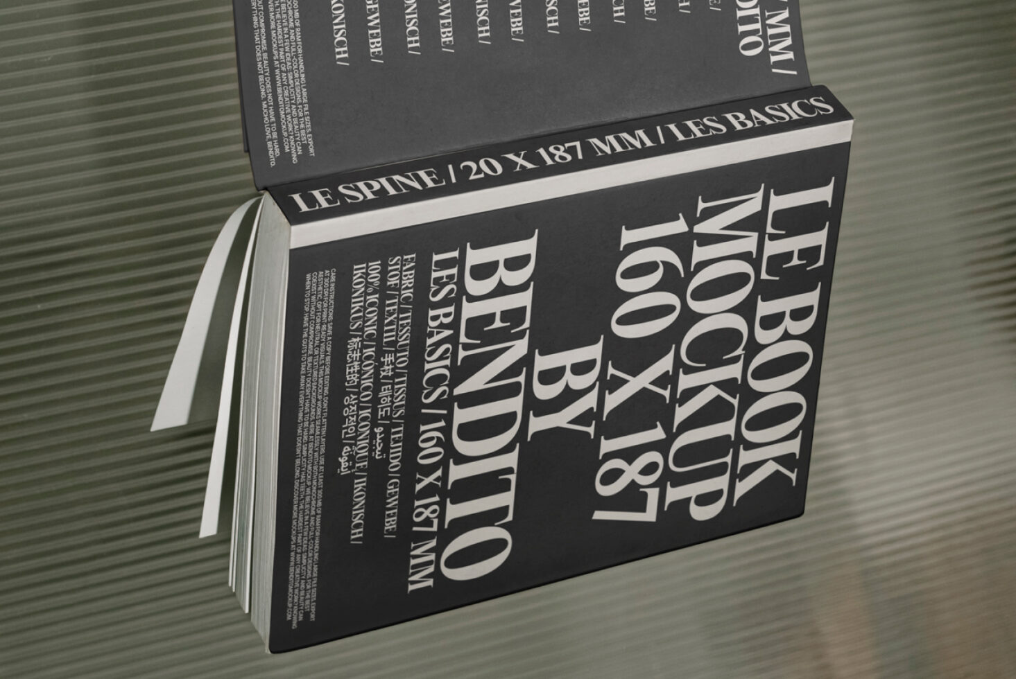 Le Book LB25W1002 Mockup preview 2