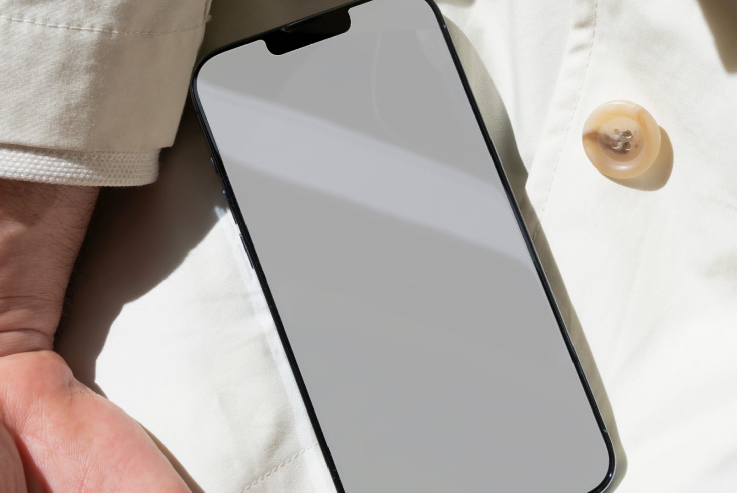 iPhone #CCC04 Mockup preview 2