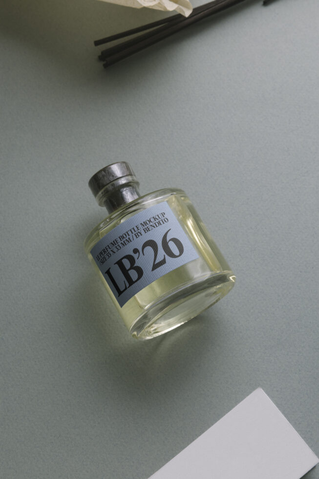 Le Perfume Bottle LB25W26 Mockup preview 4