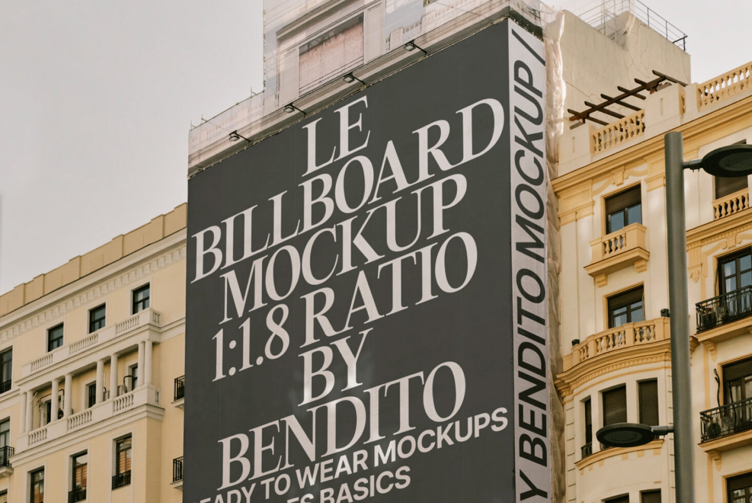 Le Billboard LB25W0601 Mockup preview 2