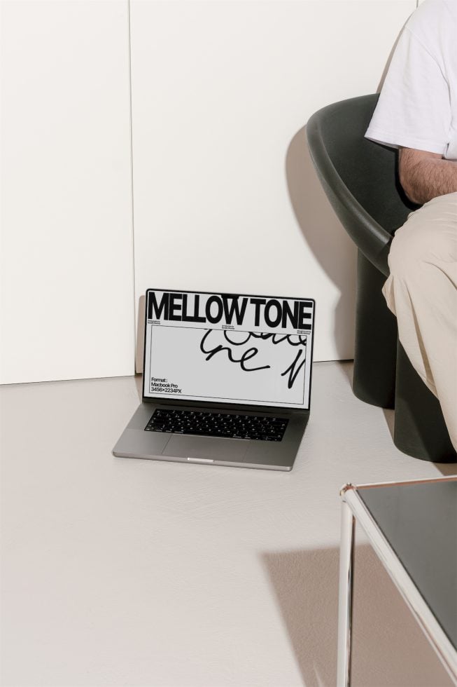 Macbook Pro MT05 Mockup