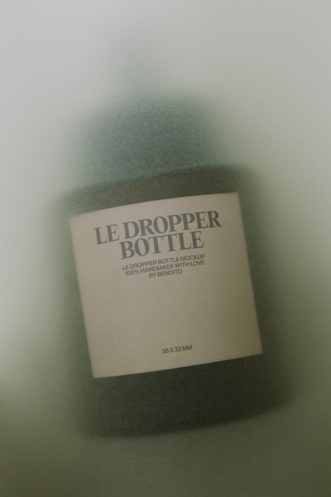 Le Dropper Bottle LB26W39 Mockup preview 4