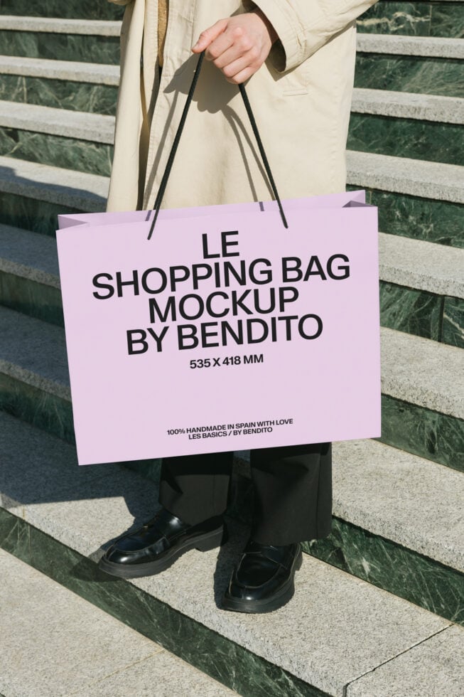Le Shopping Bag LB26W12 Mockup preview 4
