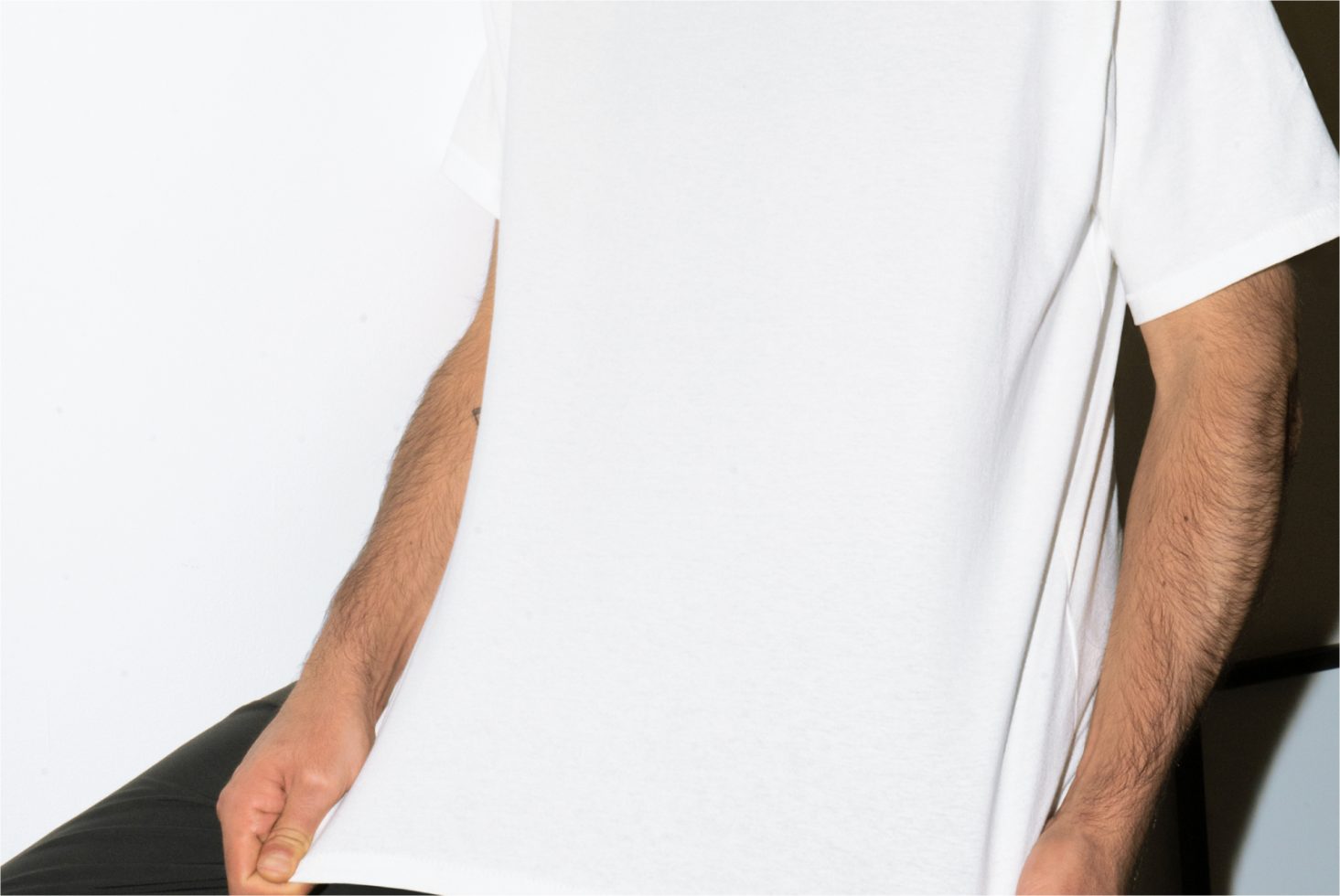 T-Shirt TO01 Mockup preview 2