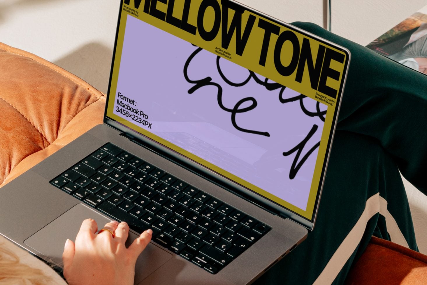 Macbook Pro MT08 Mockup preview 2