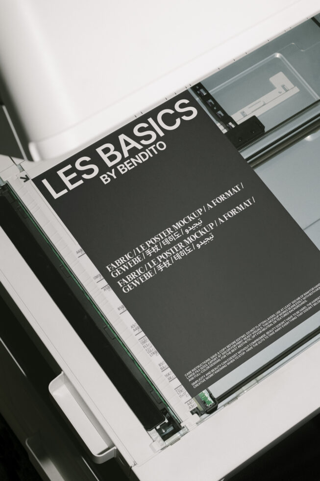 Le Poster LB25W1102 Mockup preview 4