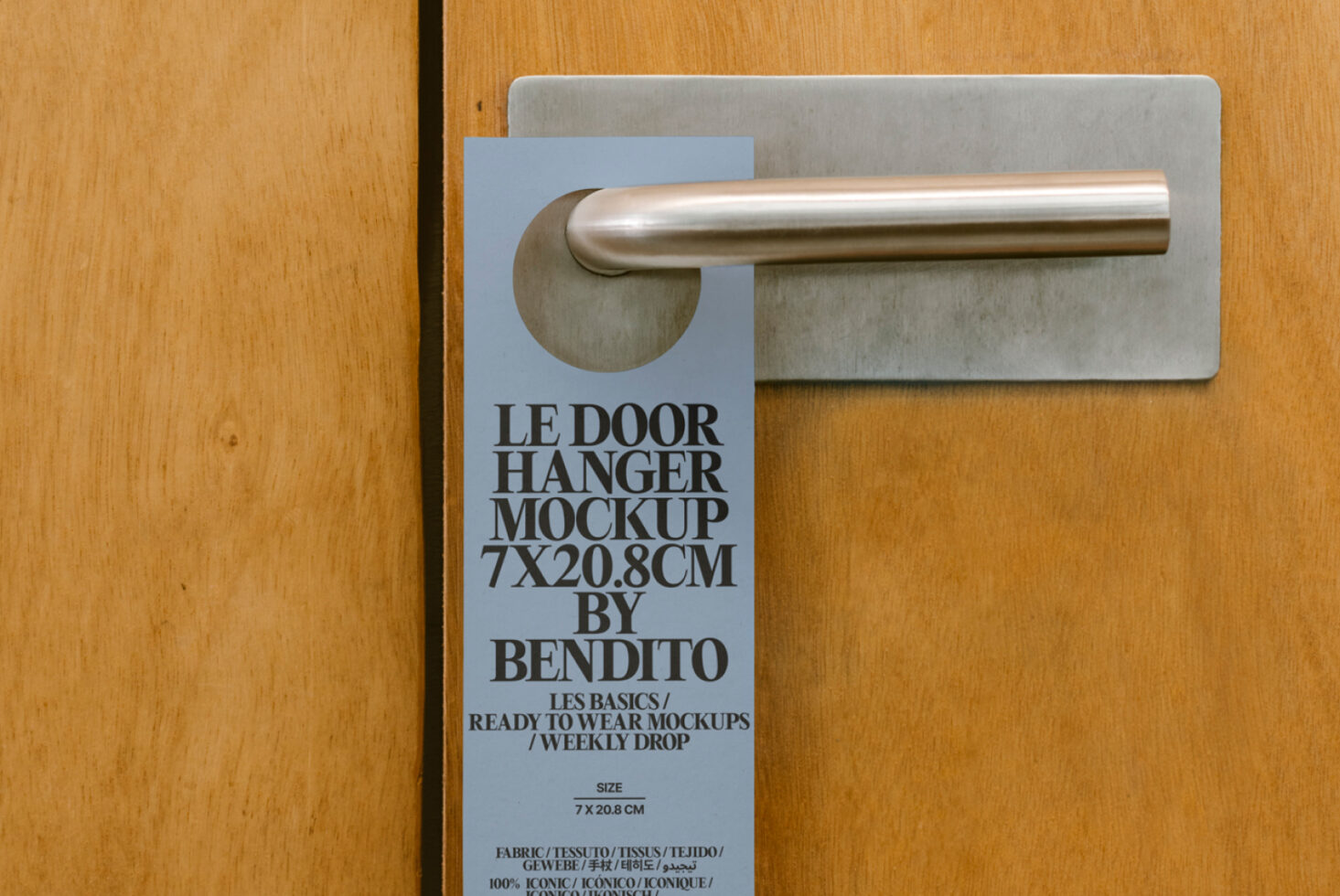 Le Door Hanger LB25W21 Mockup preview 2