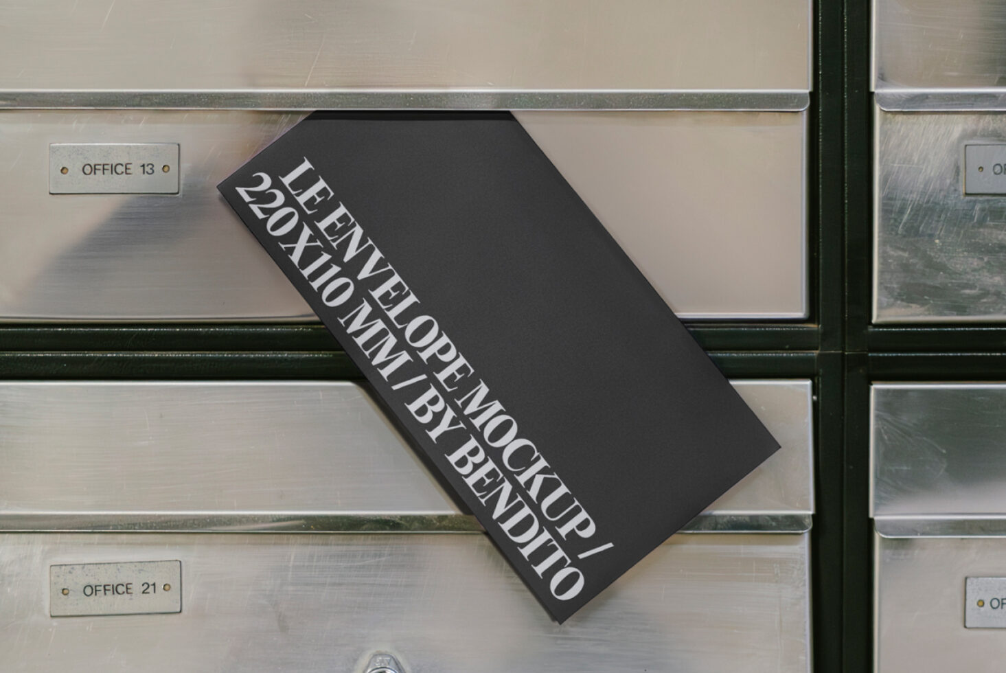 Le Envelope LB25W1402 Mockup preview 2