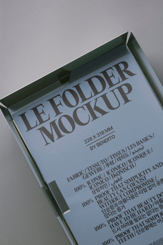 Le Folder LB25W25 Mockup preview 4