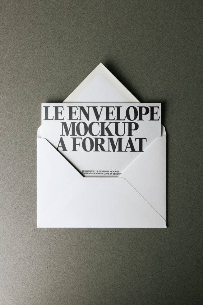 Le Envelope LB26W16 Mockup