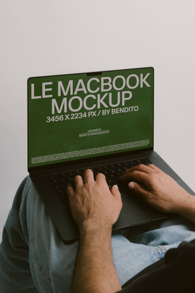 Le MacBook LB26W0401 Mockup preview 4