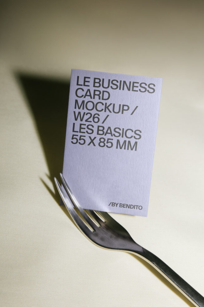 Le Business Card LB26W2601 Mockup preview 4