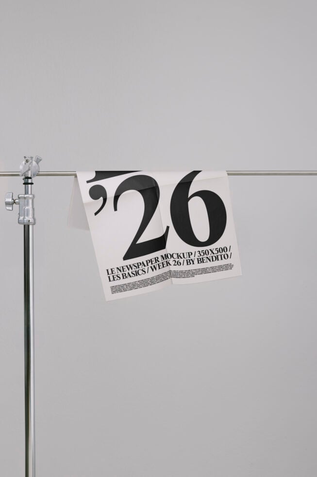 Le Newspaper LB25W26 Mockup