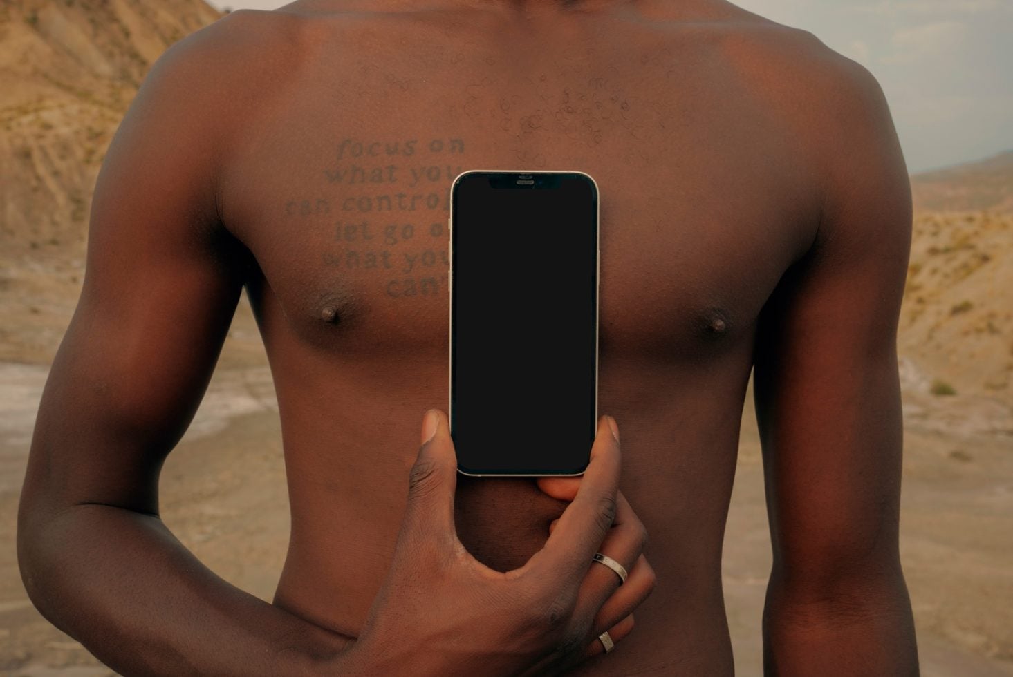iPhone BL03 Mockup preview 2