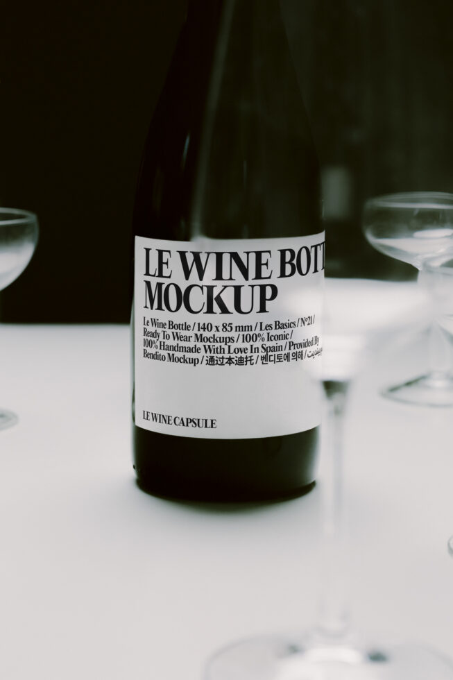 Le Wine Bottle LB26W2107 Mockup