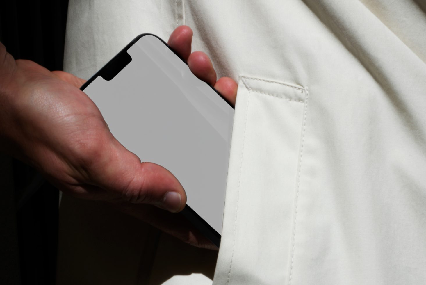 iPhone #CCC05 Mockup preview 2