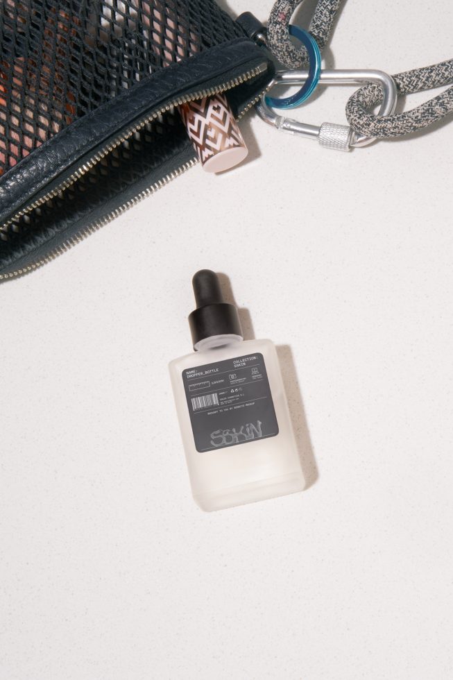 Dropper Bottle SS010 Mockup preview 4
