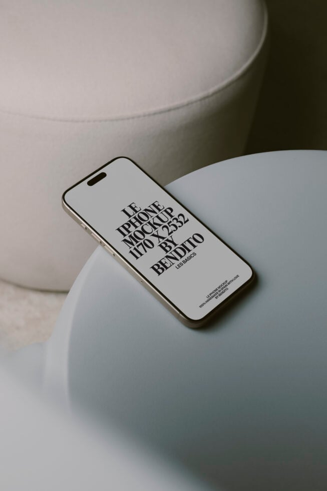 Le iPhone LB26W0101 Mockup