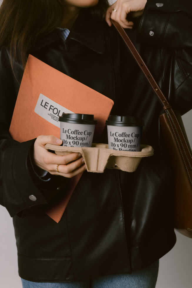 Le Coffee Cup LB26W18 Mockup preview 4