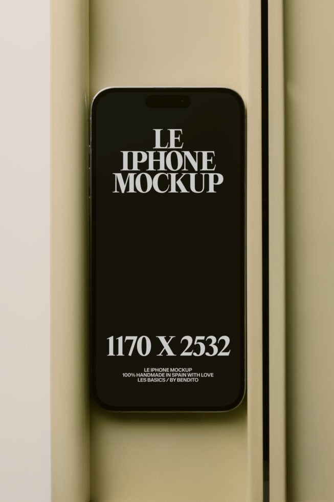 Le iPhone LB26W1902 Mockup preview 4