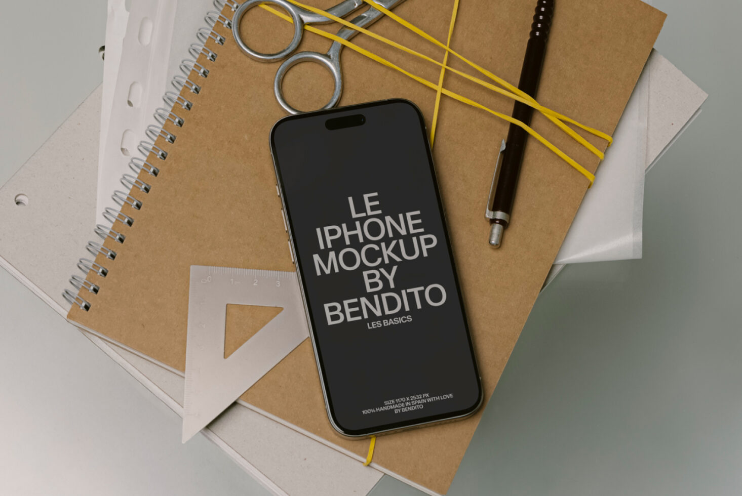 Le iPhone LB26W0102 Mockup preview 2