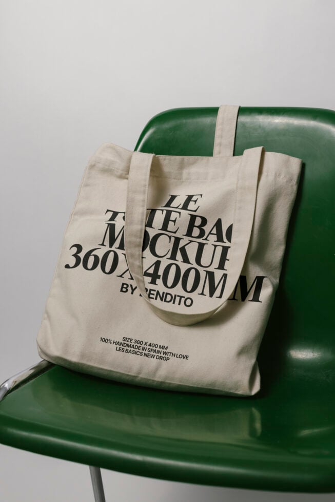 Le Tote Bag LB25W22 Mockup