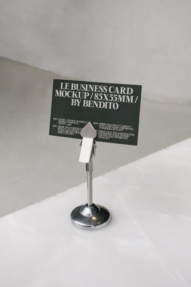 Le Business Card LB25W13 Mockup preview 4