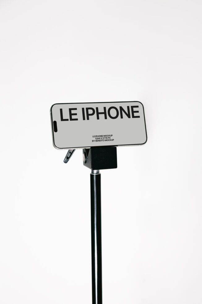 Le iPhone LB25W2601 Mockup
