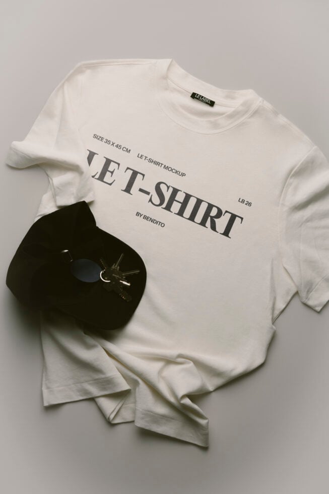 Le T-Shirt LB26W40 Mockup