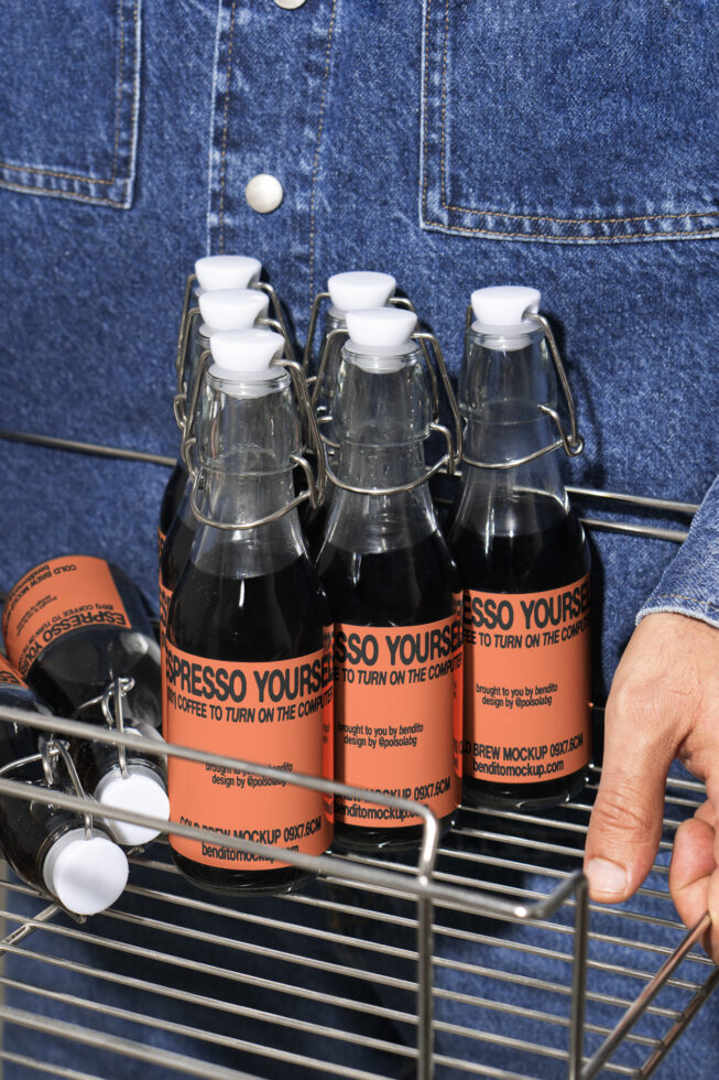 Cold Brew Bottle EY02 Mockup preview 4