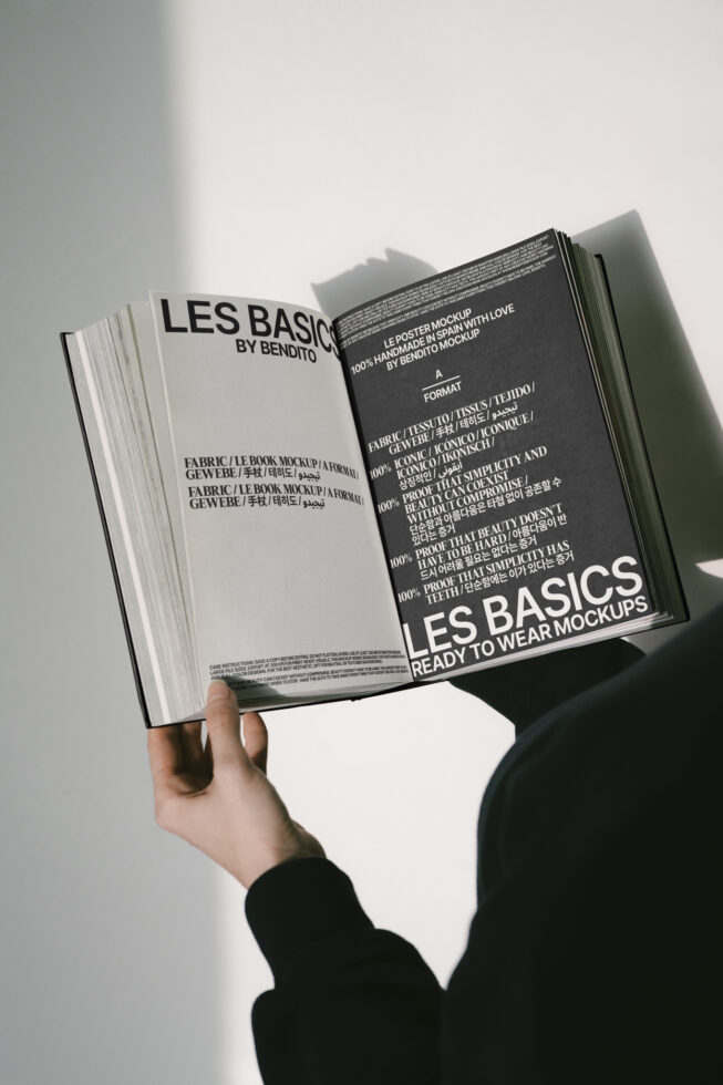 Le Book LB25W0201 Mockup preview 4