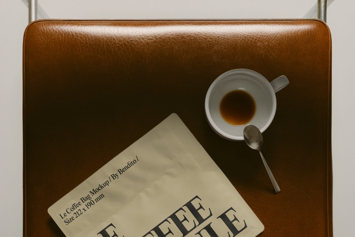 Le Coffee Bag LB26W1702 Mockup preview 2