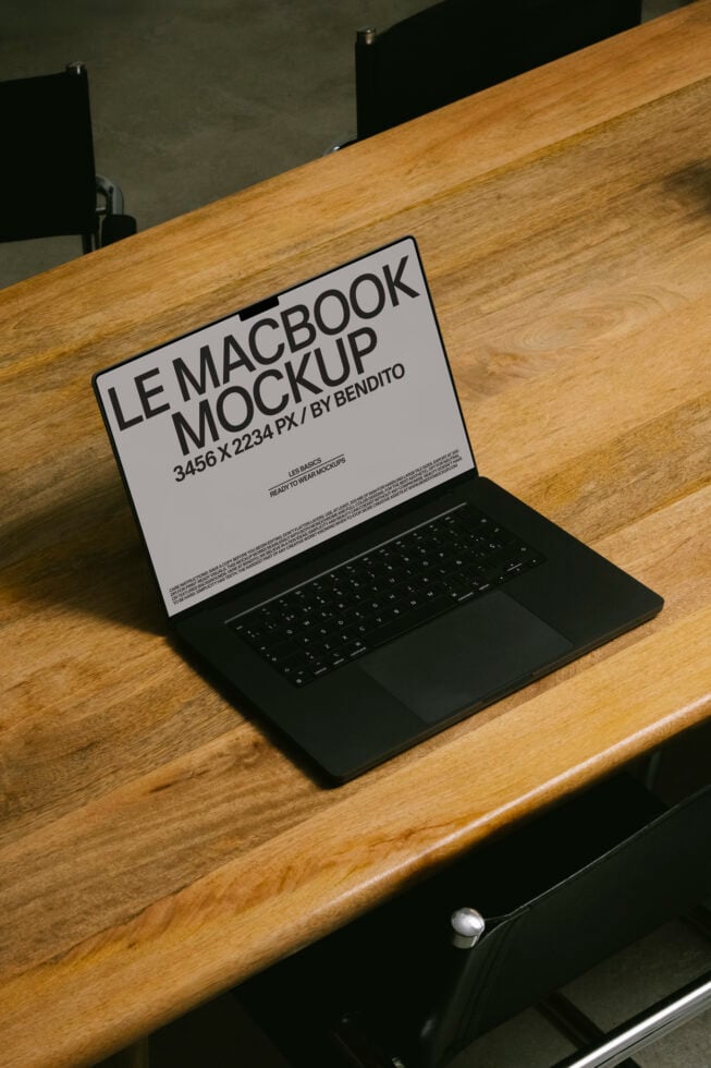 Le MacBook LB26W0302 Mockup