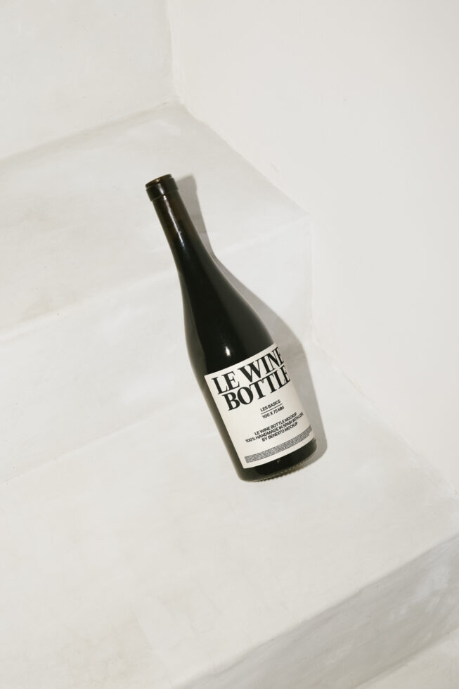 Le Wine Bottle LB25W1601 Mockup