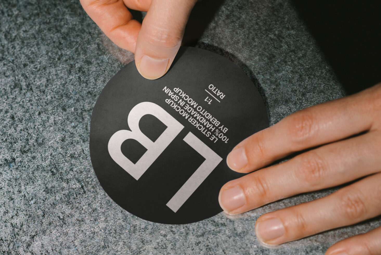 Le Sticker LB25W21 Mockup preview 2