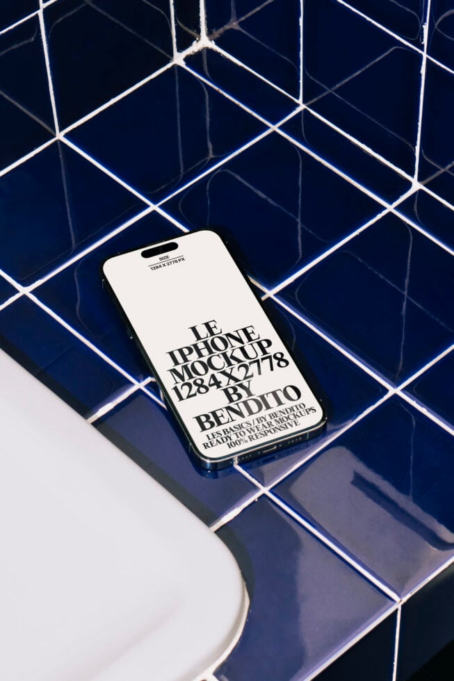 Le iPhone LB25W0504 Mockup