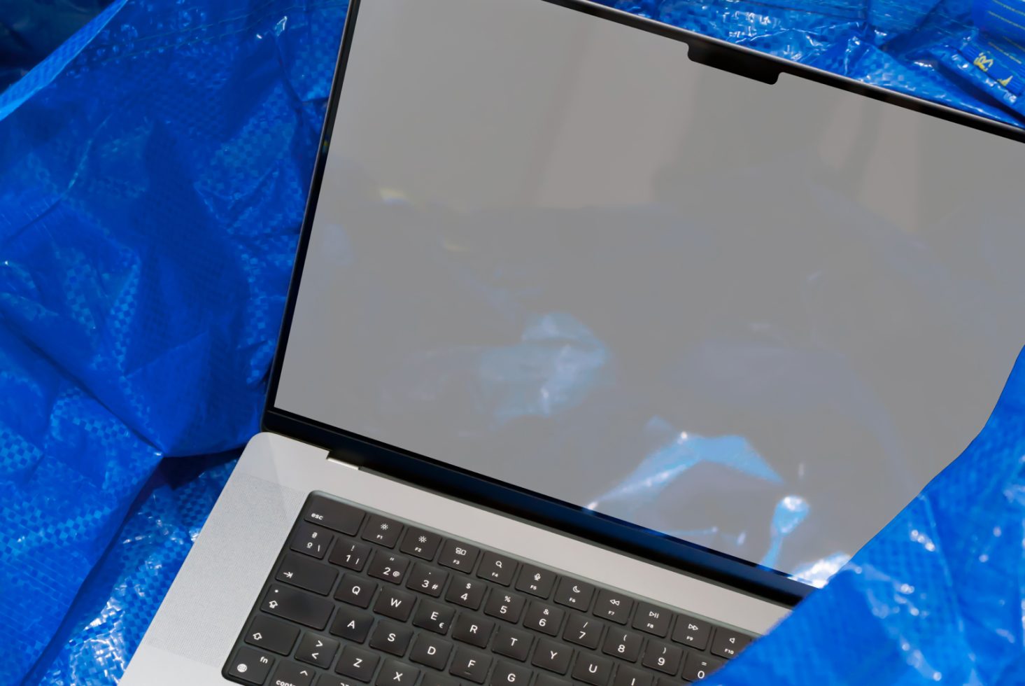 Macbook Pro #CCC01 Mockup preview 2