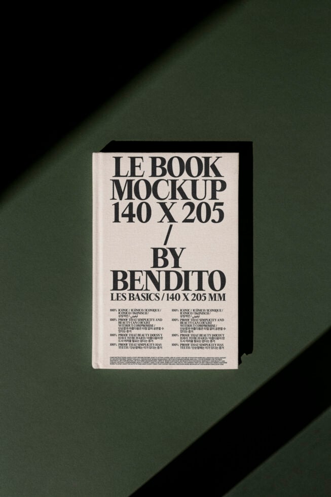 Le Book LB25W1001 Mockup