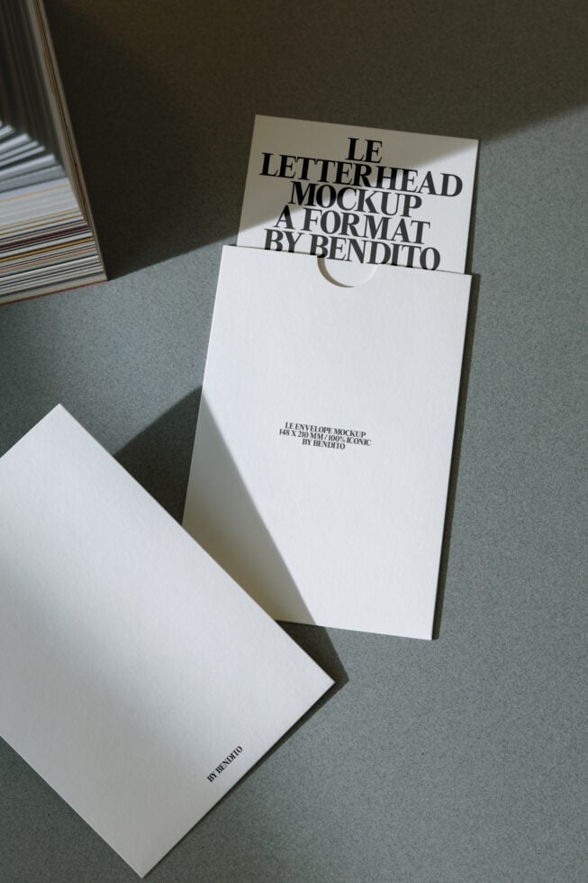 Le Envelope LB26W18 Mockup