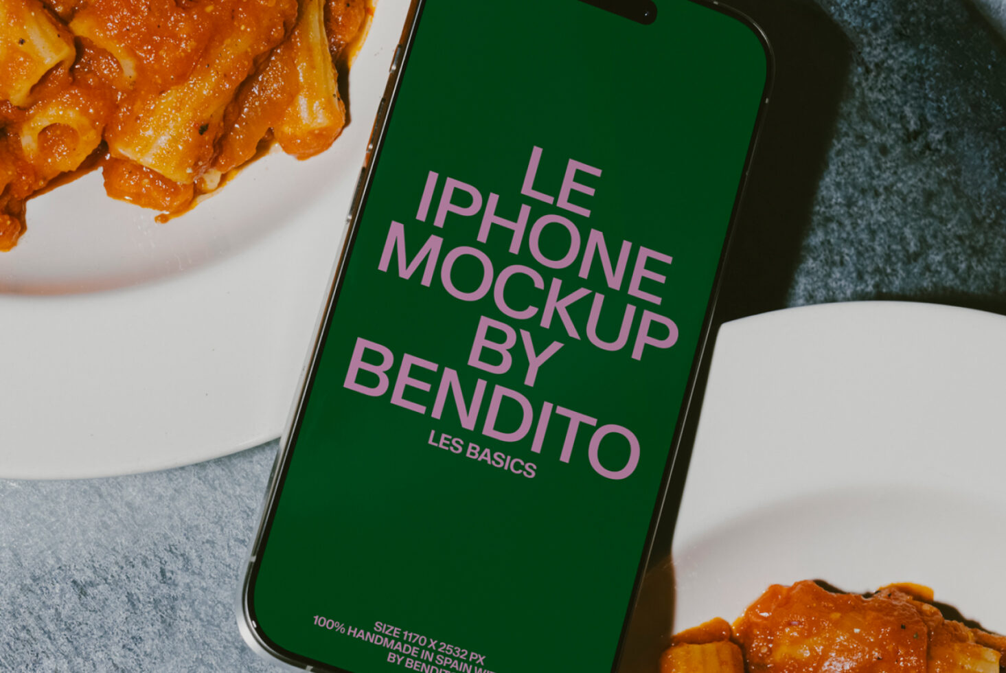Le iPhone LB26W0403 Mockup preview 2