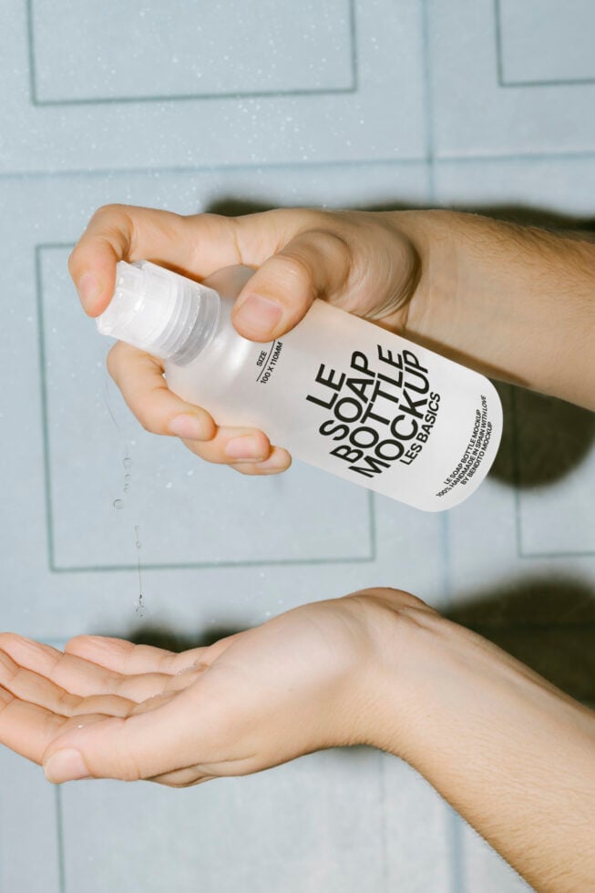 Le Soap Bottle LB25W19 Mockup preview 4