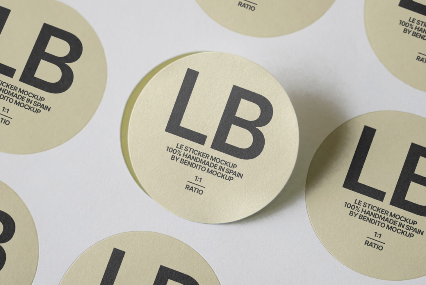 Le Sticker LB25W35 Mockup preview 2